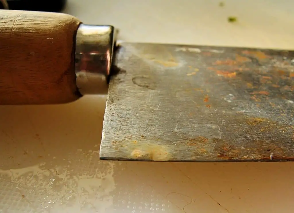 How do you dispose of old kitchen knives?