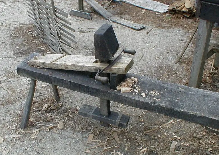 How to Choose and Sharpen a Drawknife? A Complete Guide Knife Pulse