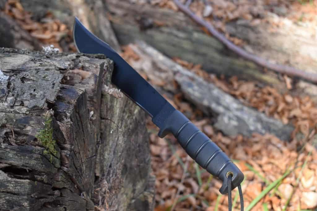 Should a Survival Knife Be Serrated? Serrated Vs Plain Edge | Knife Pulse