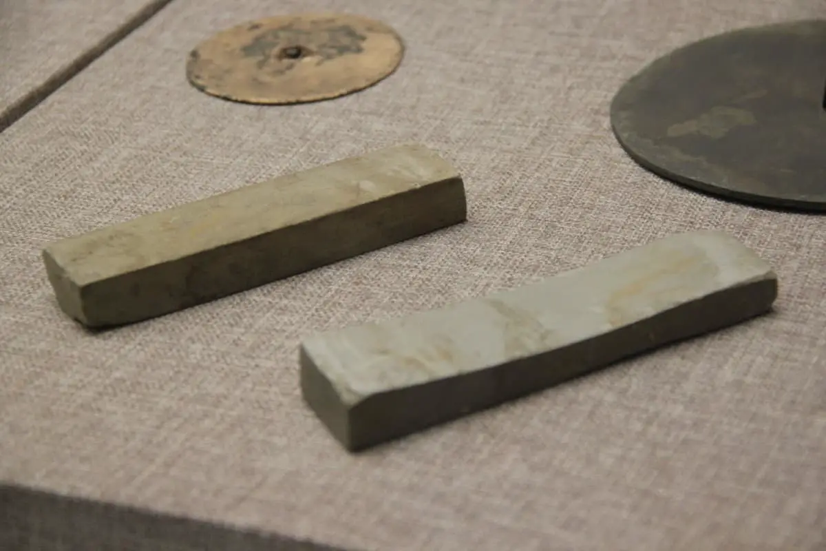 How To Use a Whetstone? All You Need To Know About Whetstones
